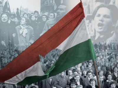 Венгерская революция 1956 г., флаг без "красного" герба. Источник - szakkollegium.vpk.bme.hu