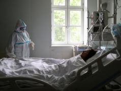 Работа врачей с больными коронавирусом в больнице имени Н.И. Пирогова. Фото: Кирилл Зыков / агентство 