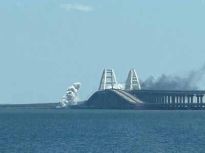 Удар по Крымскому мосту, 12.08.23. Фото: t.me/anatoly_nesmiyan