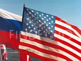 Флаги России и США. Фото: www.findfoto.ru (с)