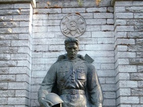 Бронзовый солдат, фото http://upload.wikimedia.org