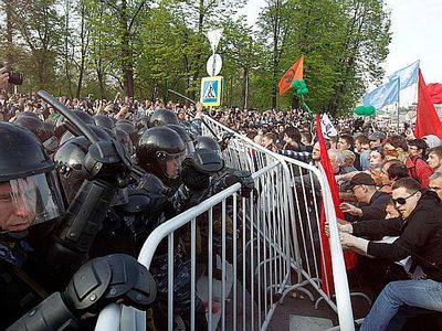 Болотная площадь 6 мая. Фото с сайта raznesi.info